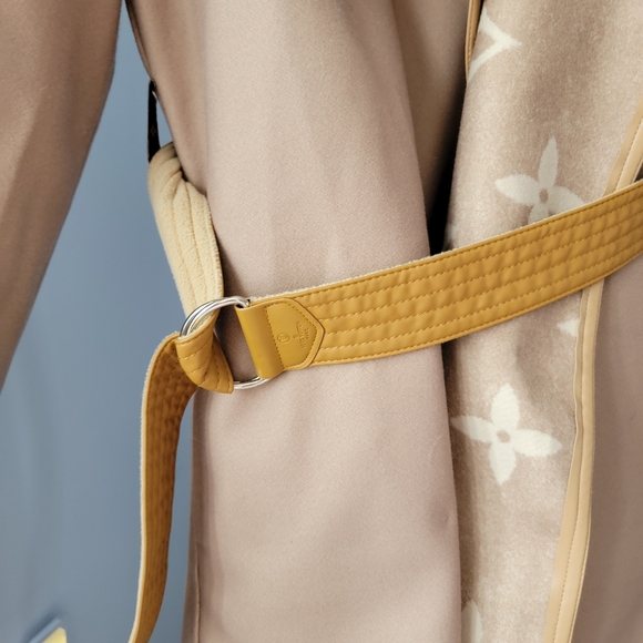 Tan Hooded Coat with Belt Size M, NEW - Picture 9 of 13